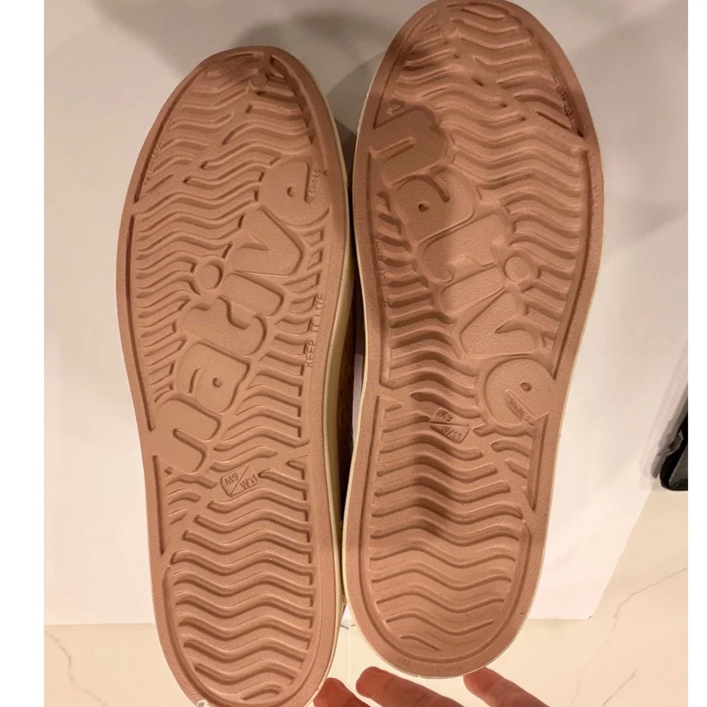 Native Jefferson Chameleon Pink Bone White Slip On Shoes Mens 9 NWT
